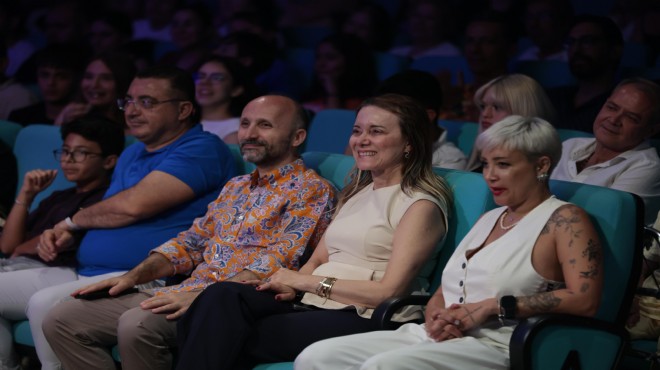 Konaklı kursiyerlerden müzik ve dans şöleni