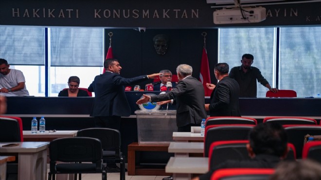 Menderes Meclisi’nde peş peşe 2 istifa!