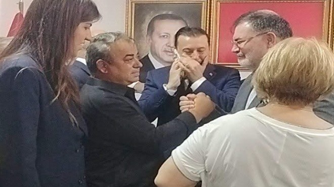 Menderes'te AK Parti kazandı: Kutlamaya CHP'li meclis üyesi de katıldı!