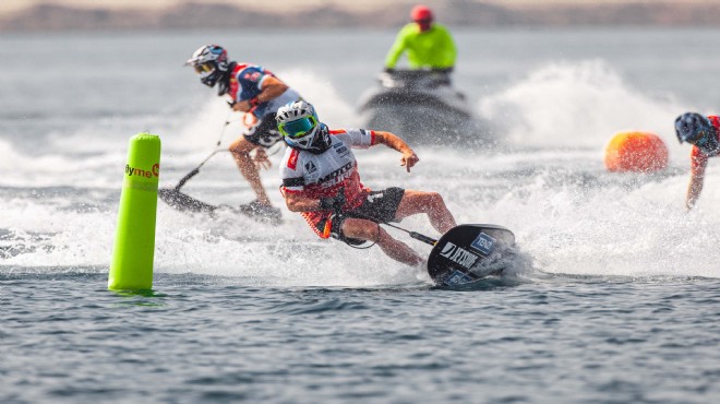 Motosurf heyecanı Çeşme'de başlıyor