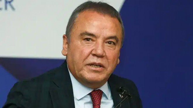 Muhittin Böcek hastaneye kaldırıldı!