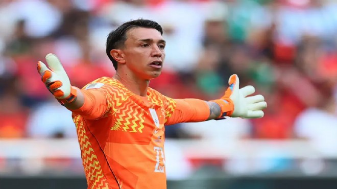 Muslera'dan bir hata daha: Uruguay veda etti!