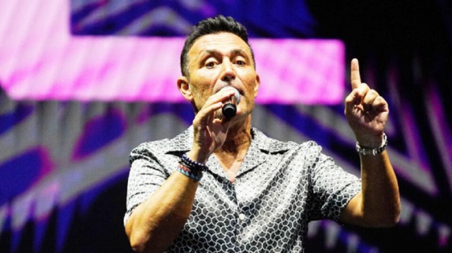 Mustafa Sandal'dan konserde fon açıklaması