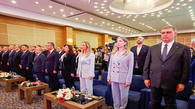 CHP Lideri Özel'in de katıldığı sempozyumda İzmir’in projeleri örnek gösterildi