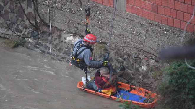Sağanak derede uyurken yakaladı!