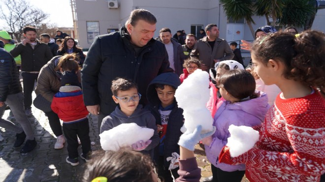 Ürkmez’de yarıyıl tatiline kar sürprizi