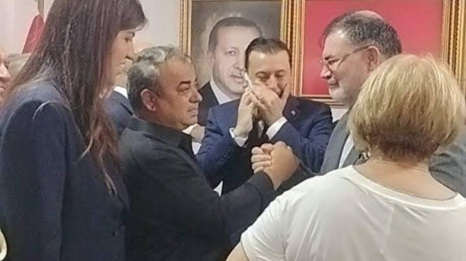 YENİ Parti İzmir'den paylaşım: Gerçek bir CHP'li asla Menderes'i iktidara vermezdi!