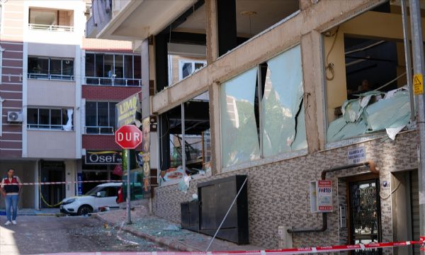 İzmir'deki restoranda feci patlama!